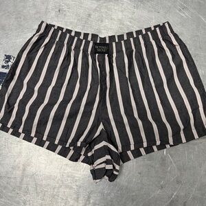 Victoria’s Secret Women’s Gray and Pink Striped Cotton Sleep Shorts Size Large